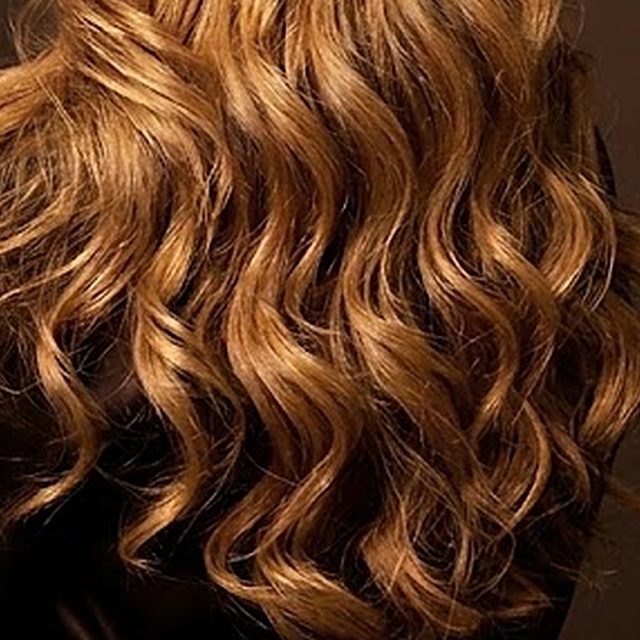 Waves in honey blonde